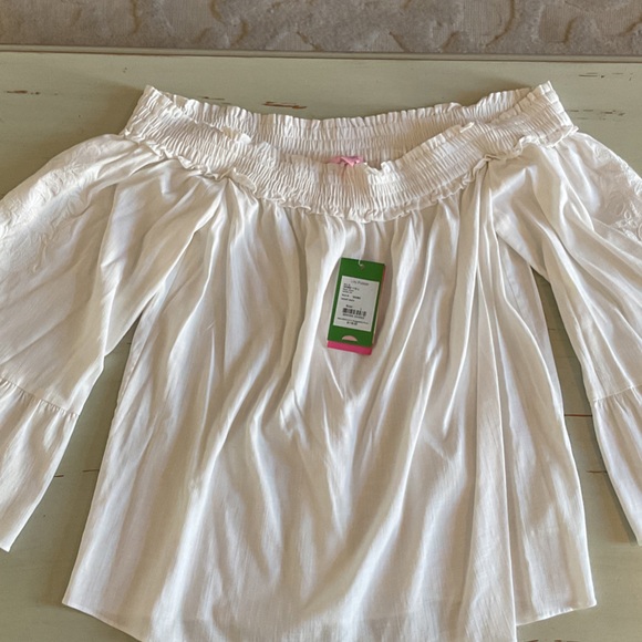 Lilly Pulitzer Tops - Lilly Pulitzer White‎ Smocked Top